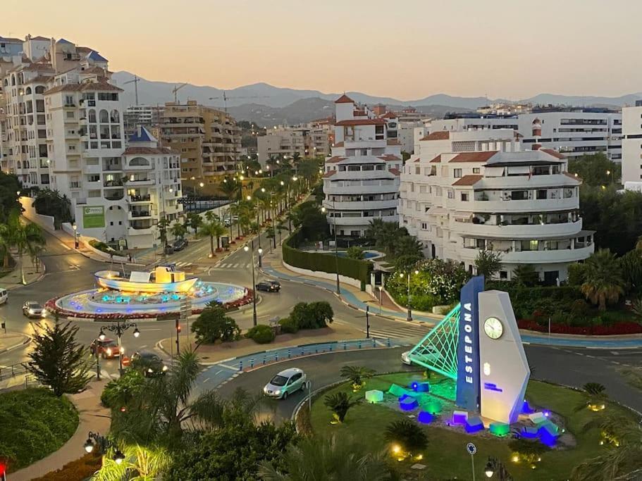 Central Estepona 3 Bed Apt With Pool And Parking Exterior photo