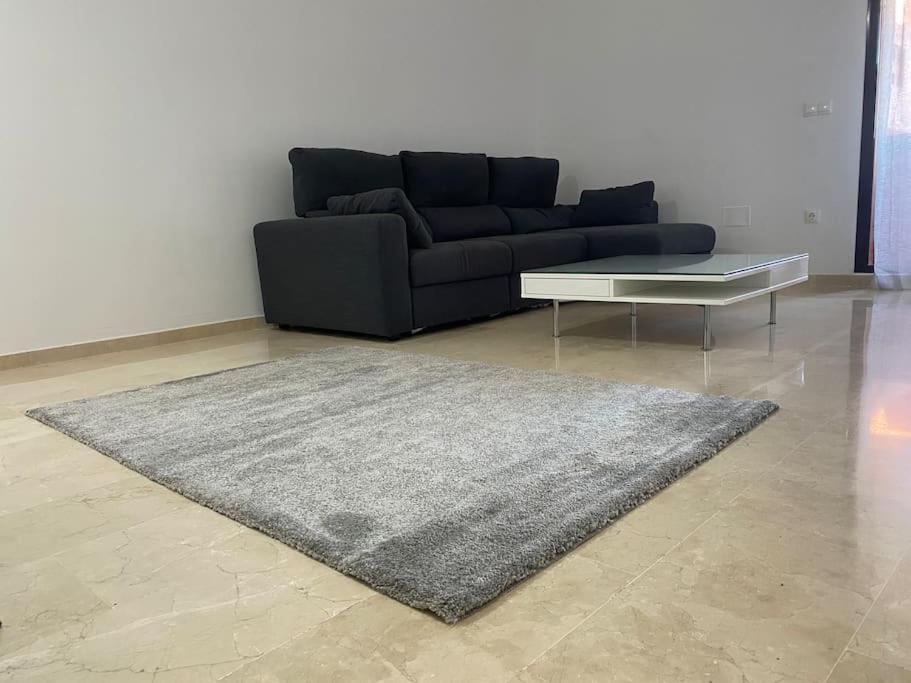 Central Estepona 3 Bed Apt With Pool And Parking Exterior photo